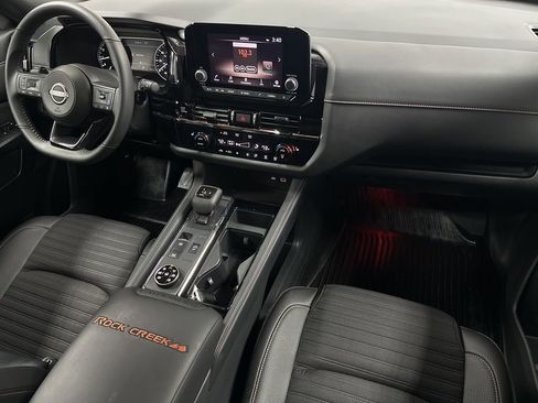 Used 2025 Nissan Pathfinder Rock Creek image 11