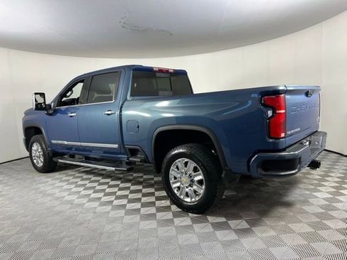 Used 2024 Chevrolet Silverado 3500 High Country w/ Technology Package AWD/4WD image 4