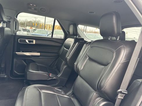 Used 2022 Ford Explorer XLT w/ Equipment Group 202A image 27