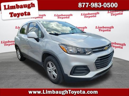 Used 2019 Chevrolet Trax LS w/ Tint and Cruise Package image 1