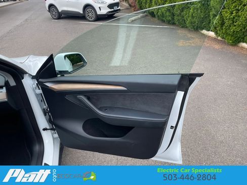 Used 2023 Tesla Model Y Long Range AWD/4WD image 54