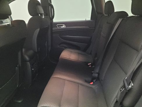 Used 2021 Jeep Grand Cherokee Laredo image 18