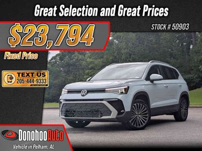 Used 2025 Volkswagen Taos SE w/ Panoramic Sunroof Package