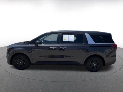 Used 2026 Kia Carnival FWD image 9