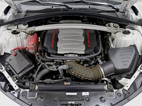 Used 2018 Chevrolet Camaro SS w/ LPO, Ground Effects Package image 38