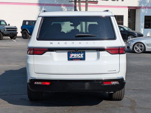 Used 2024 Jeep Wagoneer L Series II RWD image 6