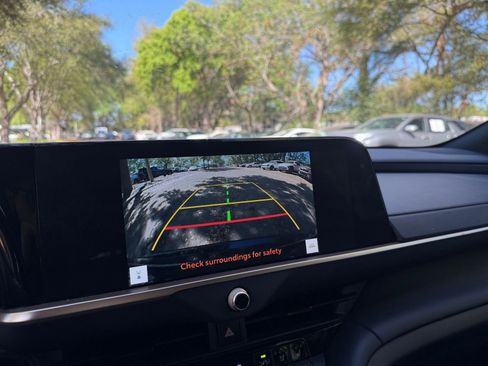 Used 2025 Toyota Crown XLE image 17