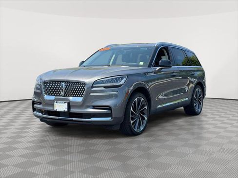 Used 2023 Lincoln Aviator Reserve w/ Equipment Group 201A AWD/4WD image 2