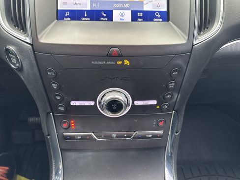 Used 2020 Ford Edge Titanium image 18