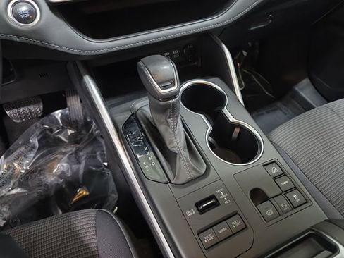 Certified 2024 Toyota Highlander LE image 22