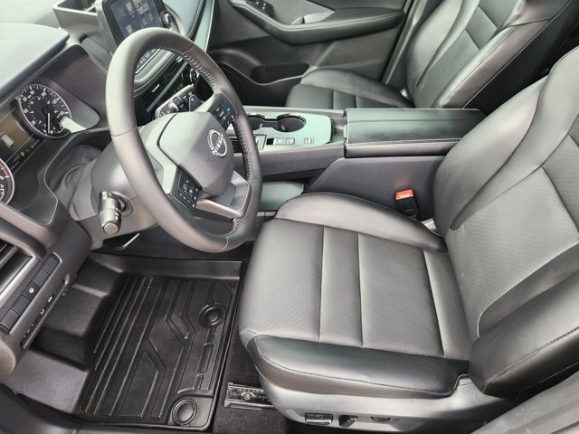 Used 2025 Nissan Rogue SV w/ SV Premium Package FWD image 12
