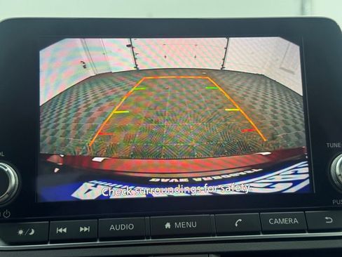 Used 2024 Nissan Altima 2.5 SV image 4