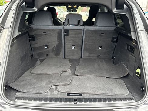 Used 2022 BMW iX xDrive50 w/ Dynamic Handling Package image 7