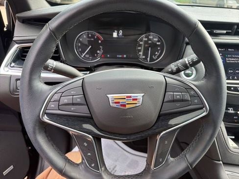 Certified 2023 Cadillac XT5 Premium Luxury AWD/4WD image 10