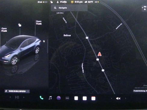Used 2024 Tesla Model Y 2WD image 10