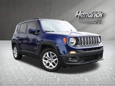 Used 2018 Jeep Renegade Latitude image 2