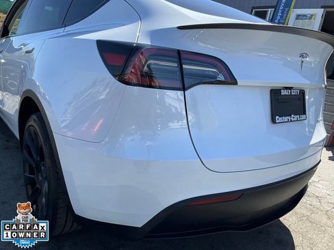 Used 2023 Tesla Model Y Long Range AWD/4WD image 91