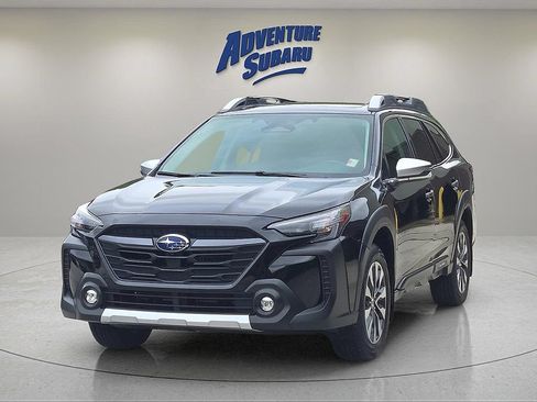 Certified 2025 Subaru Outback Touring AWD/4WD image 5