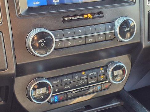 Used 2021 Ford Expedition Limited image 14