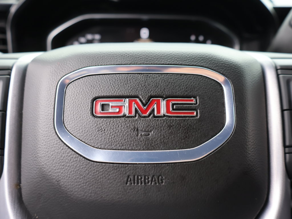 Used 2025 GMC Sierra 1500 SLT AWD/4WD image 26