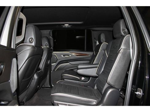 Used 2022 Cadillac Escalade ESV Premium Luxury image 13