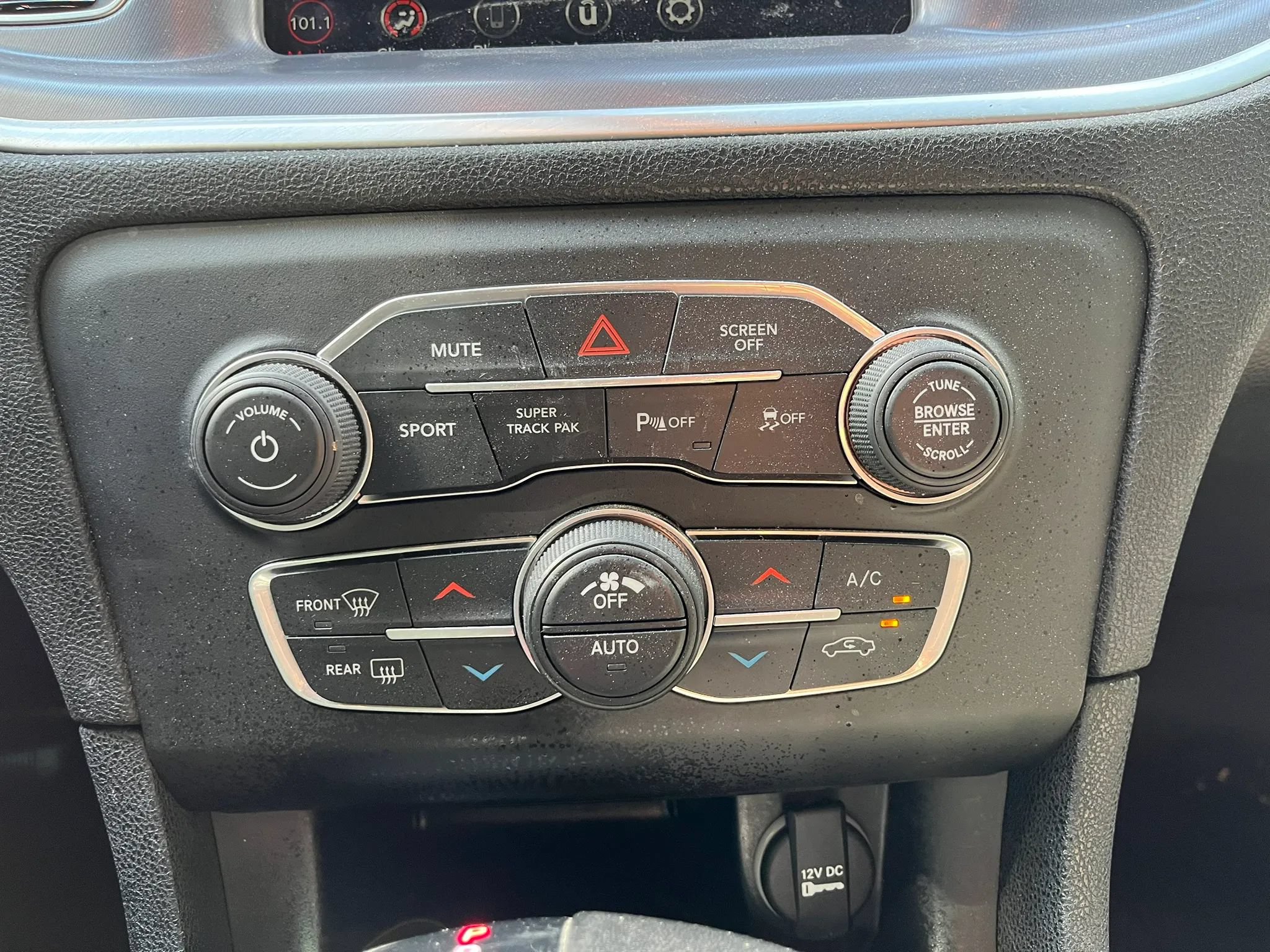 Used 2020 Dodge Charger SXT AWD/4WD image 44