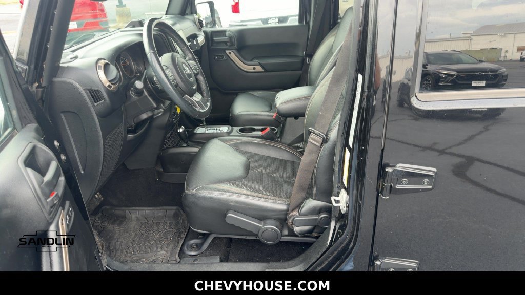 Used 2016 Jeep Wrangler Unlimited Sahara AWD/4WD image 12