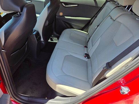 New 2025 Kia Niro EX image 8
