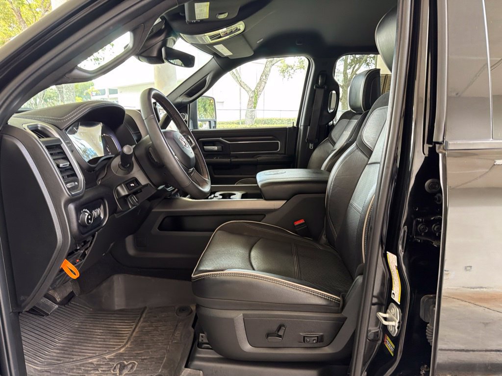Used 2025 RAM 3500 Laramie AWD/4WD image 6