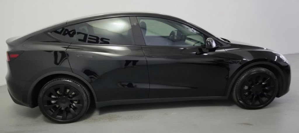 Used 2023 Tesla Model Y Long Range AWD/4WD image 4