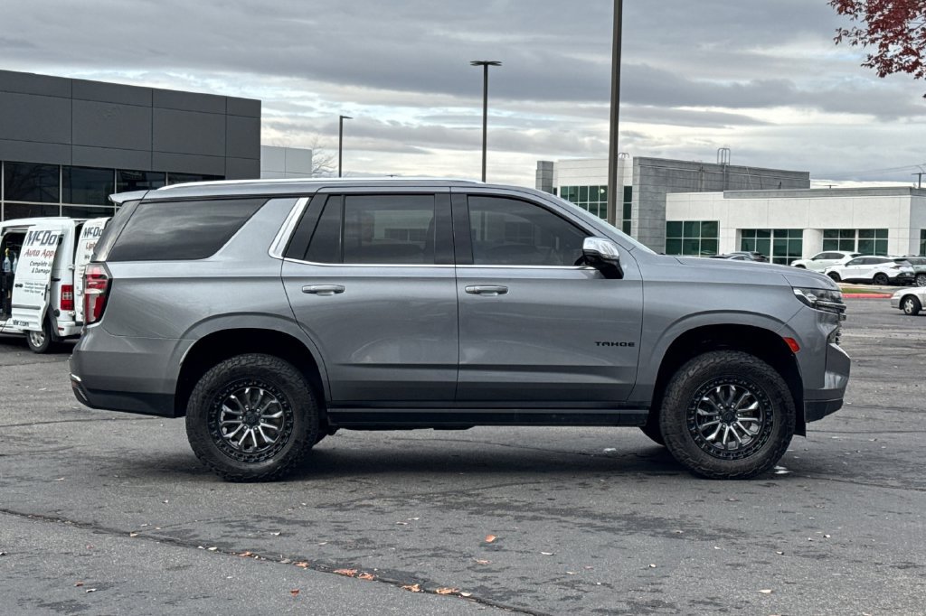 Used 2021 Chevrolet Tahoe Premier w/ Premium Package AWD/4WD image 11