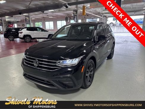 Used 2024 Volkswagen Tiguan SE image 1