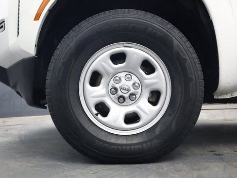 Used 2022 Nissan Frontier S image 7