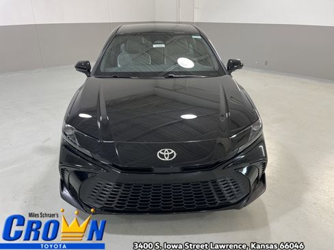 New 2026 Toyota Camry SE FWD image 3