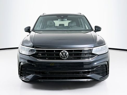 Used 2023 Volkswagen Tiguan SE R-Line FWD image 2