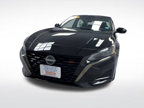 Used 2025 Nissan Altima 2.5 SR w/ SR Premium Package AWD/4WD image 3
