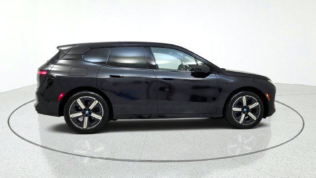 Used 2024 BMW iX xDrive50 w/ Premium Package AWD/4WD image 9