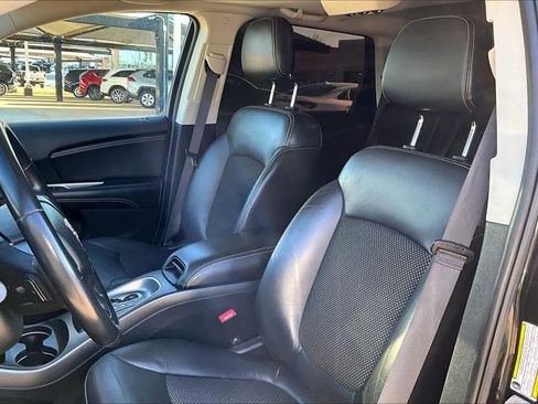 Used 2019 Dodge Journey Crossroad w/ Nav & Sun Group image 9