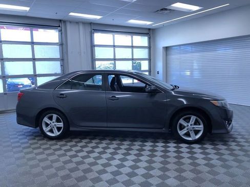 Used 2012 Toyota Camry SE w/ Preferred Accessory Pkg FWD image 34