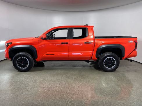 Certified 2024 Toyota Tacoma TRD Off-Road AWD/4WD image 6