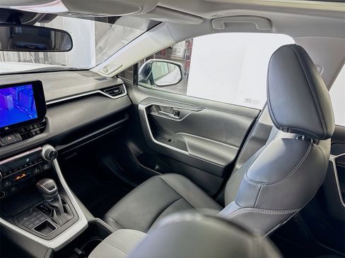 Certified 2024 Toyota RAV4 XLE Premium image 15