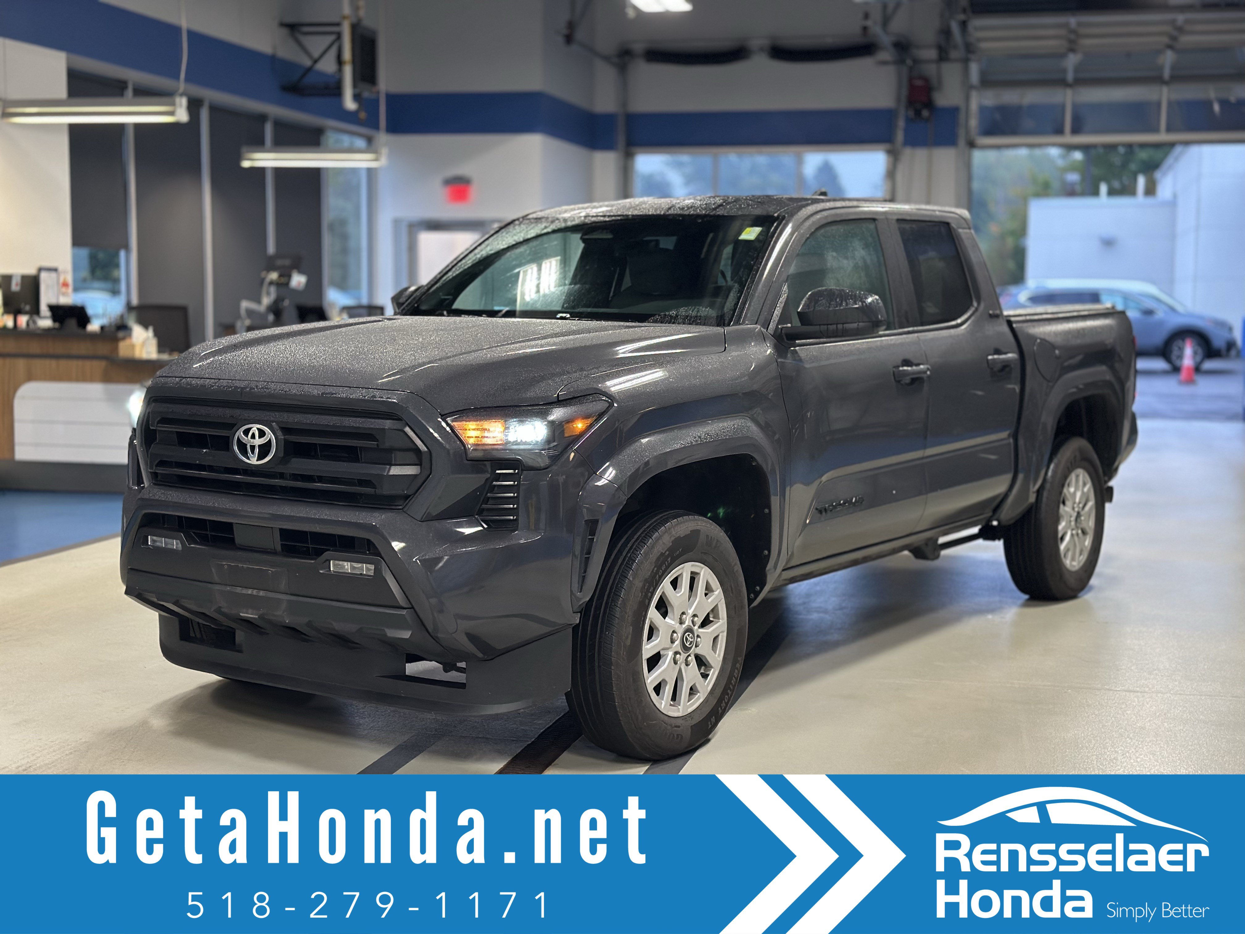 Used 2025 Toyota Tacoma SR5 AWD/4WD image 1
