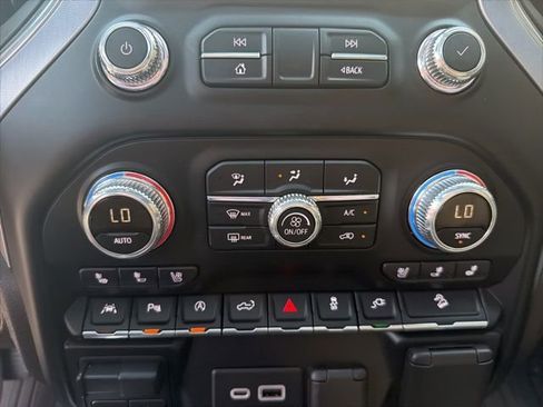 Used 2019 GMC Sierra 1500 SLT w/ SLT Premium Plus Package AWD/4WD image 18