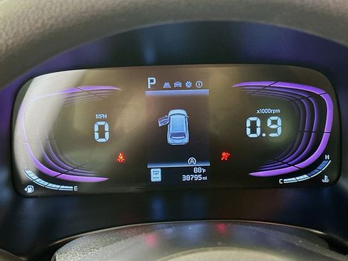 Used 2025 Kia Soul LX w/ LX Technology Package FWD image 19
