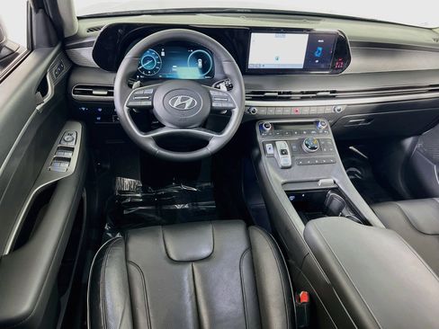 Used 2023 Hyundai Palisade Limited w/ Winter Package image 23