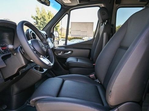 New 2025 Mercedes-Benz Sprinter 2500 image 17