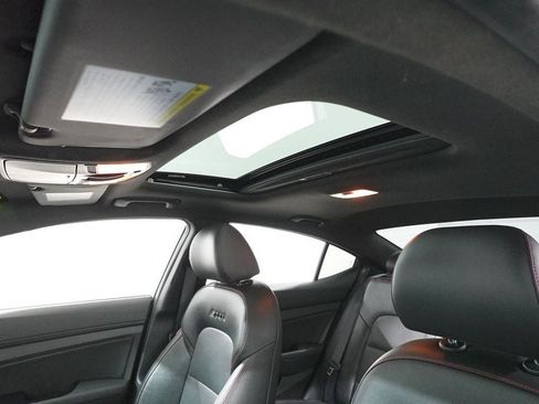 Used 2018 Hyundai Elantra Sport image 12