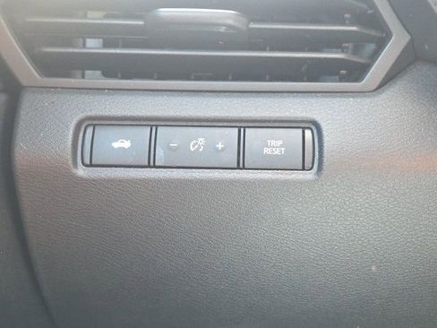 Used 2025 Nissan Altima 2.5 SV image 23