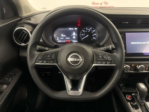 Used 2024 Nissan Kicks SV FWD image 17