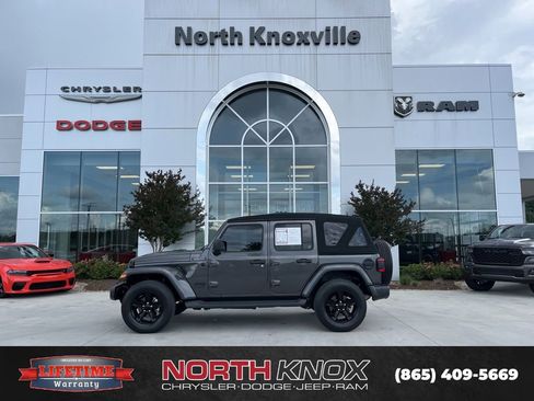 Used 2020 Jeep Wrangler Unlimited Sahara AWD/4WD image 2